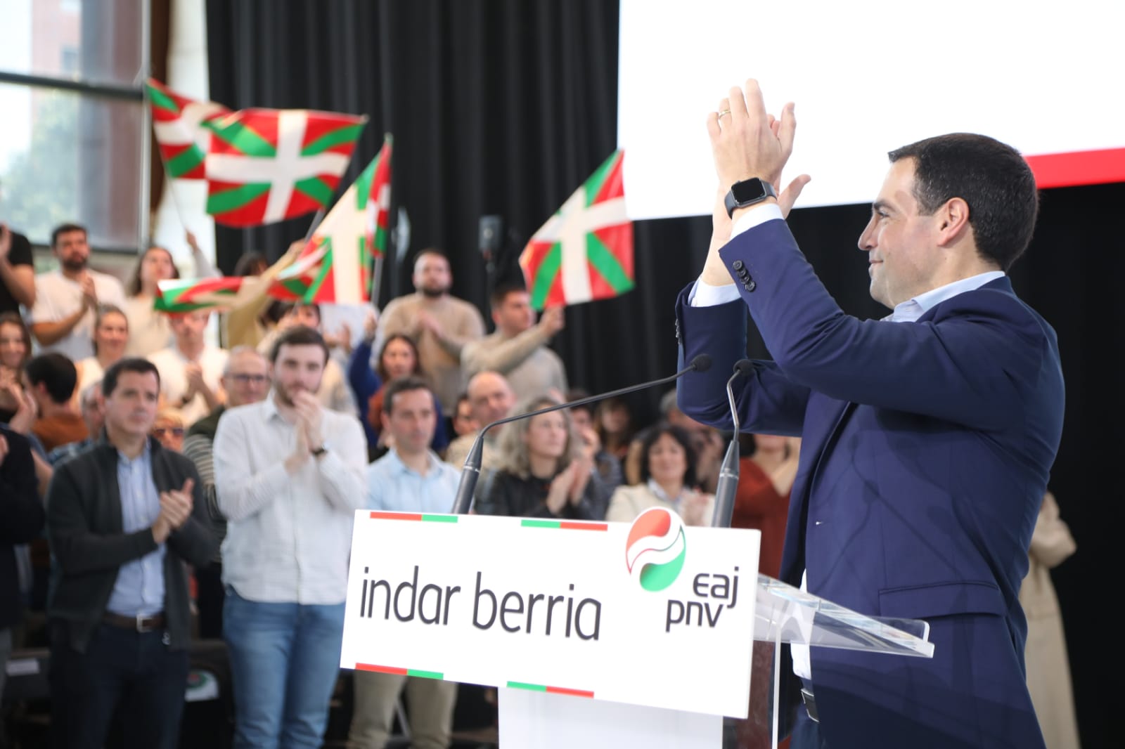 Imanol Pradales, proclamado en Durango candidato del PNV a lehendakari ...