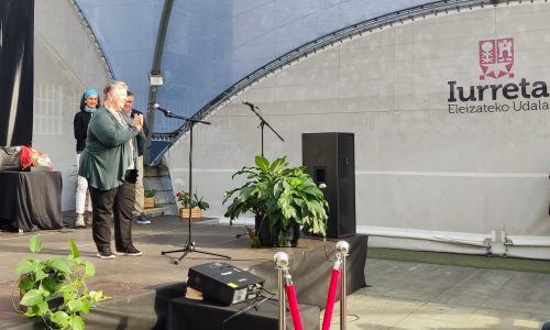 Kristina Mardarasek omenaldia eskertu zuen bertsoekin 